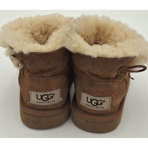 UGG Bailey Button Size 9 Kids Brown Fashion Boots Fall Winter Kids Shoes Issues - Picture 10 of 15